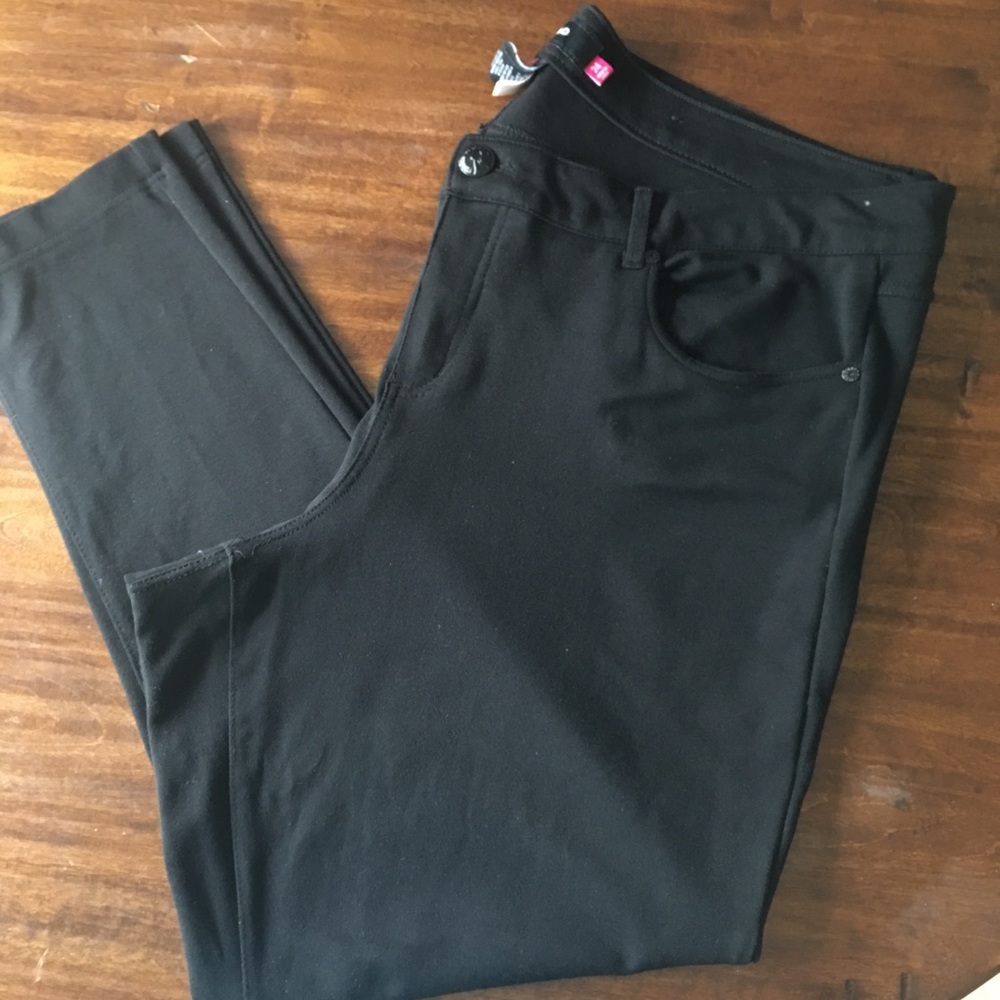 !!SALE!! Black Straight Leg Stretch Torrid Pants